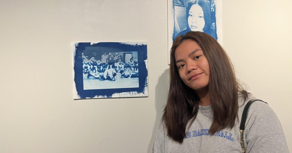 Bilingual high school students exhibit works of art