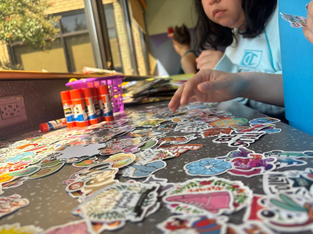 Students create vision boards at a campus event Thursday to relax and set priorities for the new semester.