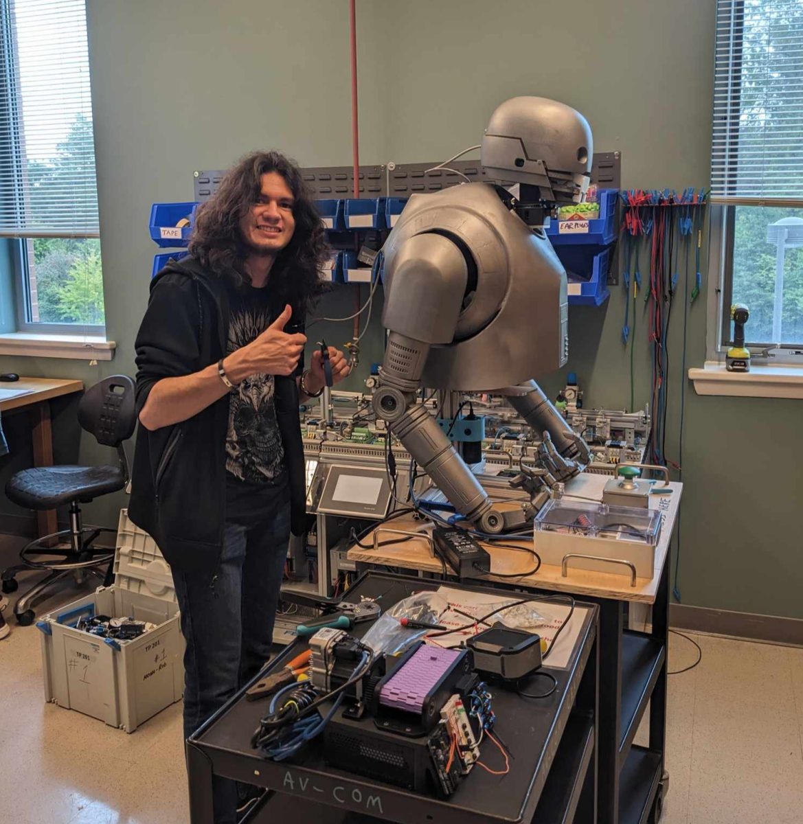 Students like Jonathan Gallegos, a third-year mechatronics student, helped professor Tim Callinan build
a robot inspired by “Star Wars.”